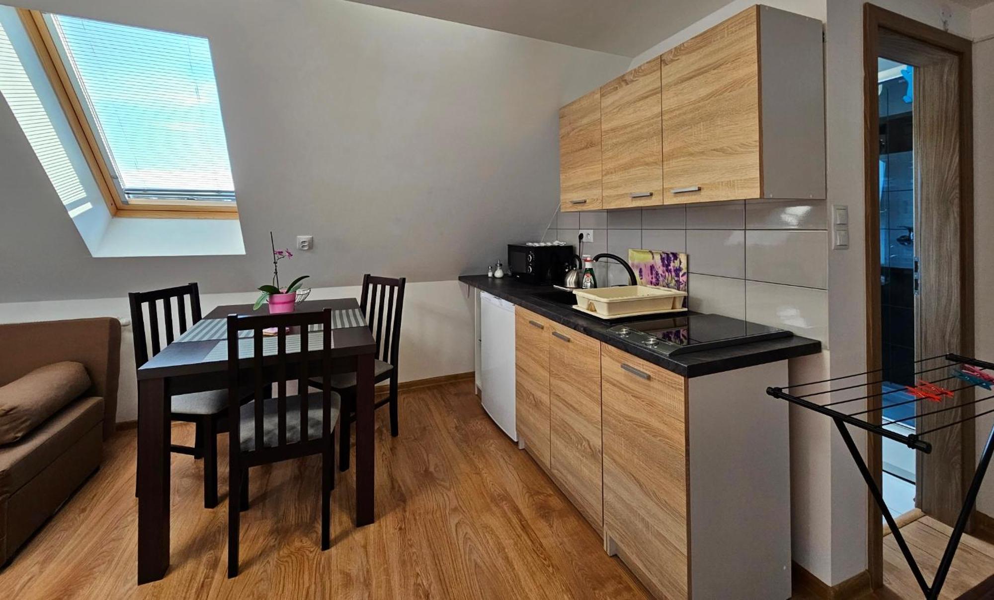 Apartmany Miluska เบเชนยอวา ภายนอก รูปภาพ