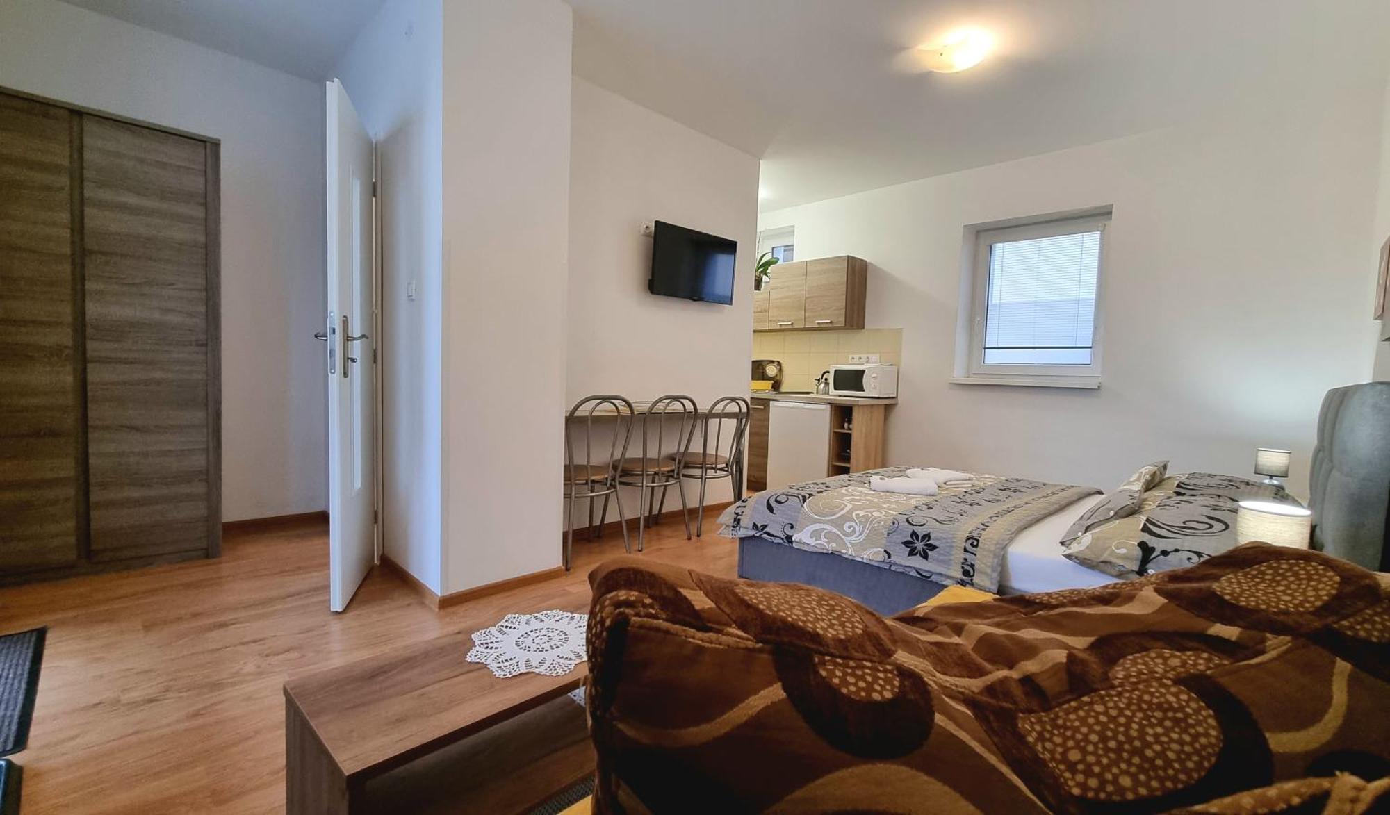 Apartmany Miluska เบเชนยอวา ห้อง รูปภาพ